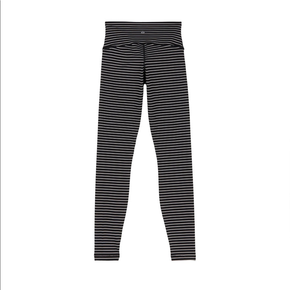LULULEMON wunder under 25” size 6 NWOT